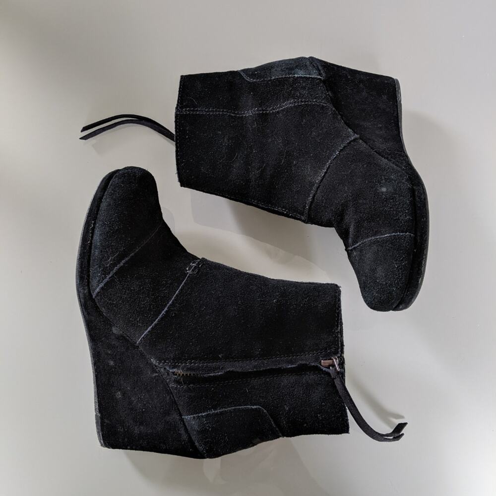 Toms Black Suede Wedge Desrhi Side Zip Booties - Picture 3 of 8